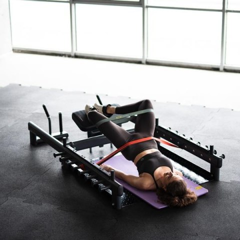 PHT25 PLATFORMA DO ĆWICZEŃ MIĘŚNI POŚLADKÓW HIP THRUST I MARTWEGO CIĄGU HMS PHT25 PLATFORMA DO ĆWICZEŃ MIĘŚNI POŚLADKÓW HIP THRUST I MARTWEGO CIĄGU HMS