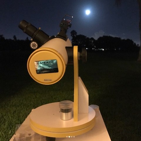 Teleskop zwierciadlany Levenhuk Meade EclipseView 114 mm Teleskop zwierciadlany Levenhuk Meade EclipseView 114 mm