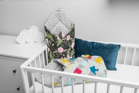 ROŻEK VELVET CZARNY KWIATY 75x75 ROŻEK VELVET CZARNY KWIATY 75x75